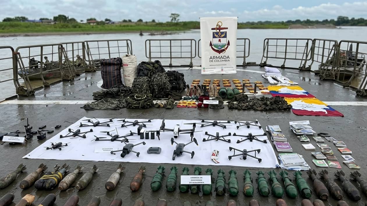 Imagen de Armada incauta 350 kilos de explosivos y 13 drones a estructura Jaime Martínez en Cauca