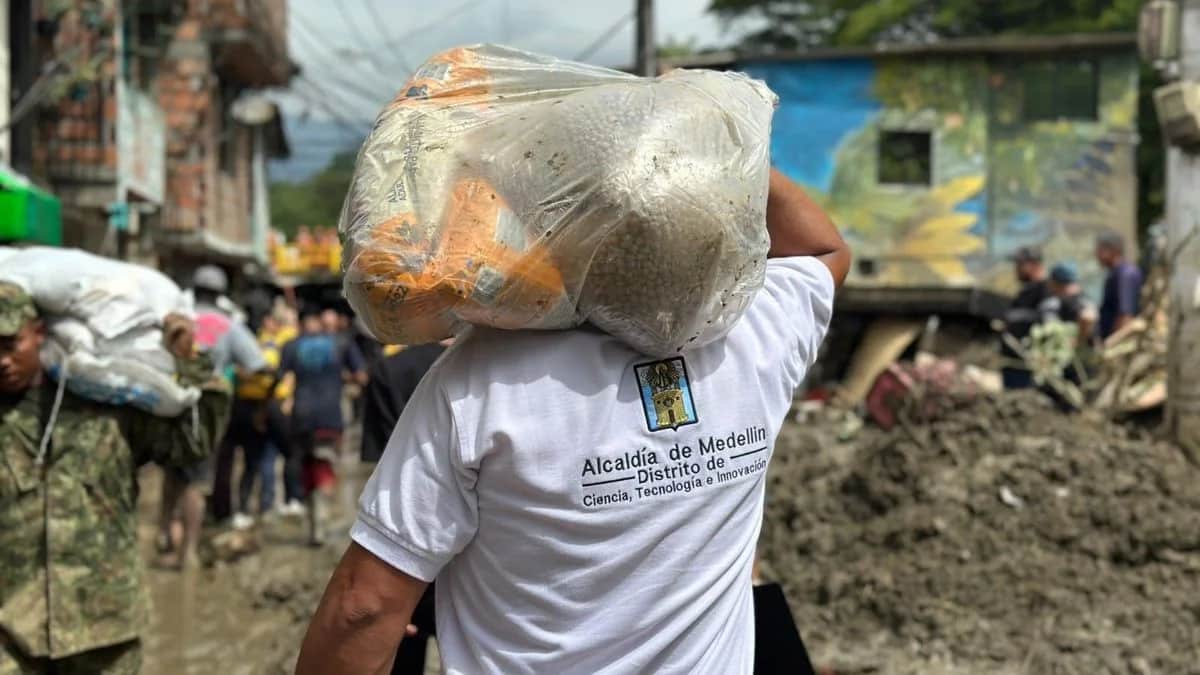 Imagen de Medellín entrega más de 450 ayudas humanitarias por fuertes lluvias