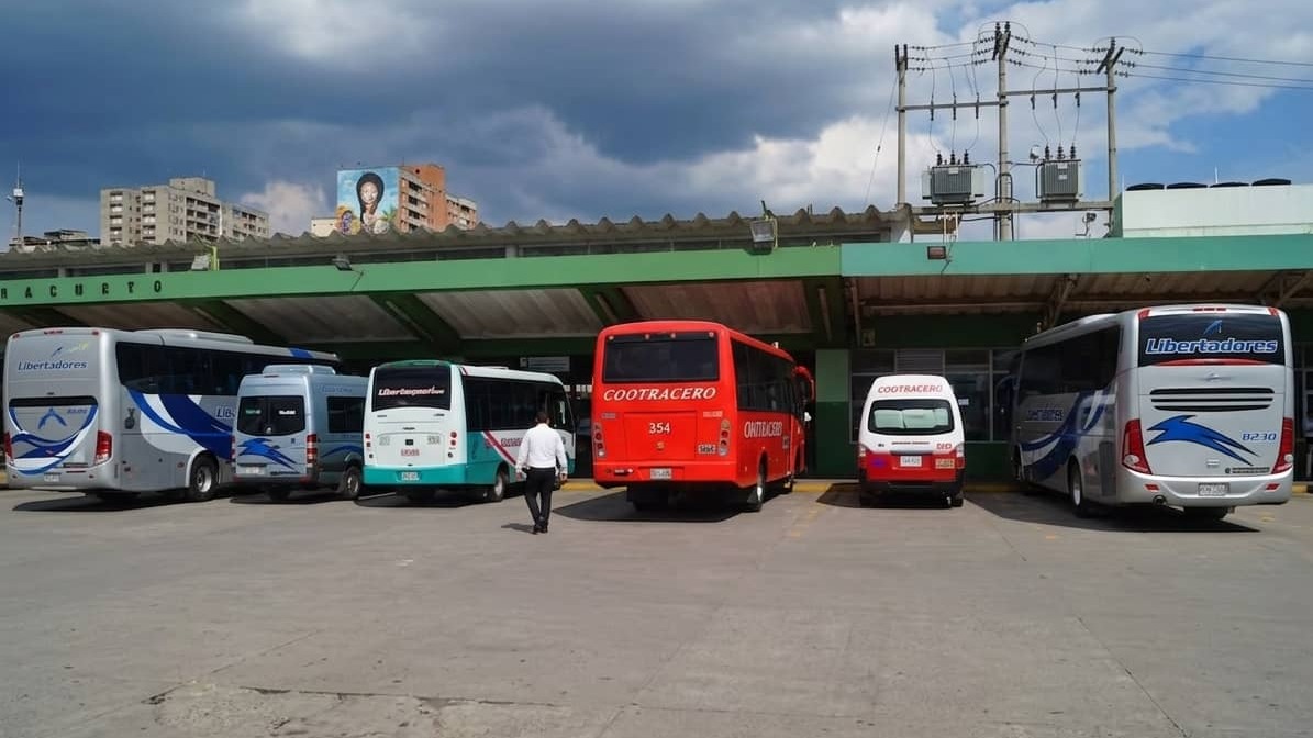 Imagen de Empresas de transporte en Colombia alertan crisis por exceso de normas e informalidad