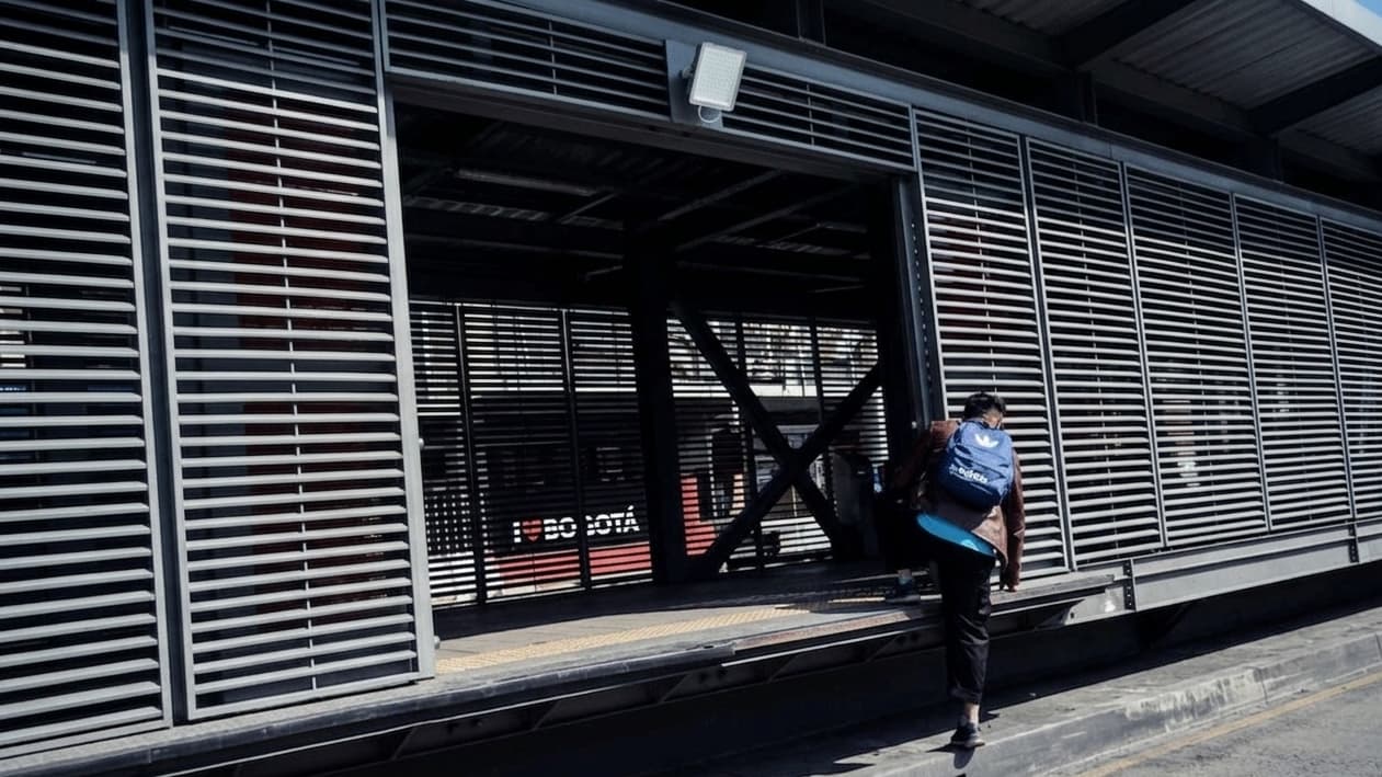 Imagen de Denuncia por uso excesivo de fuerza de guardas de Transmilenio en Bogotá