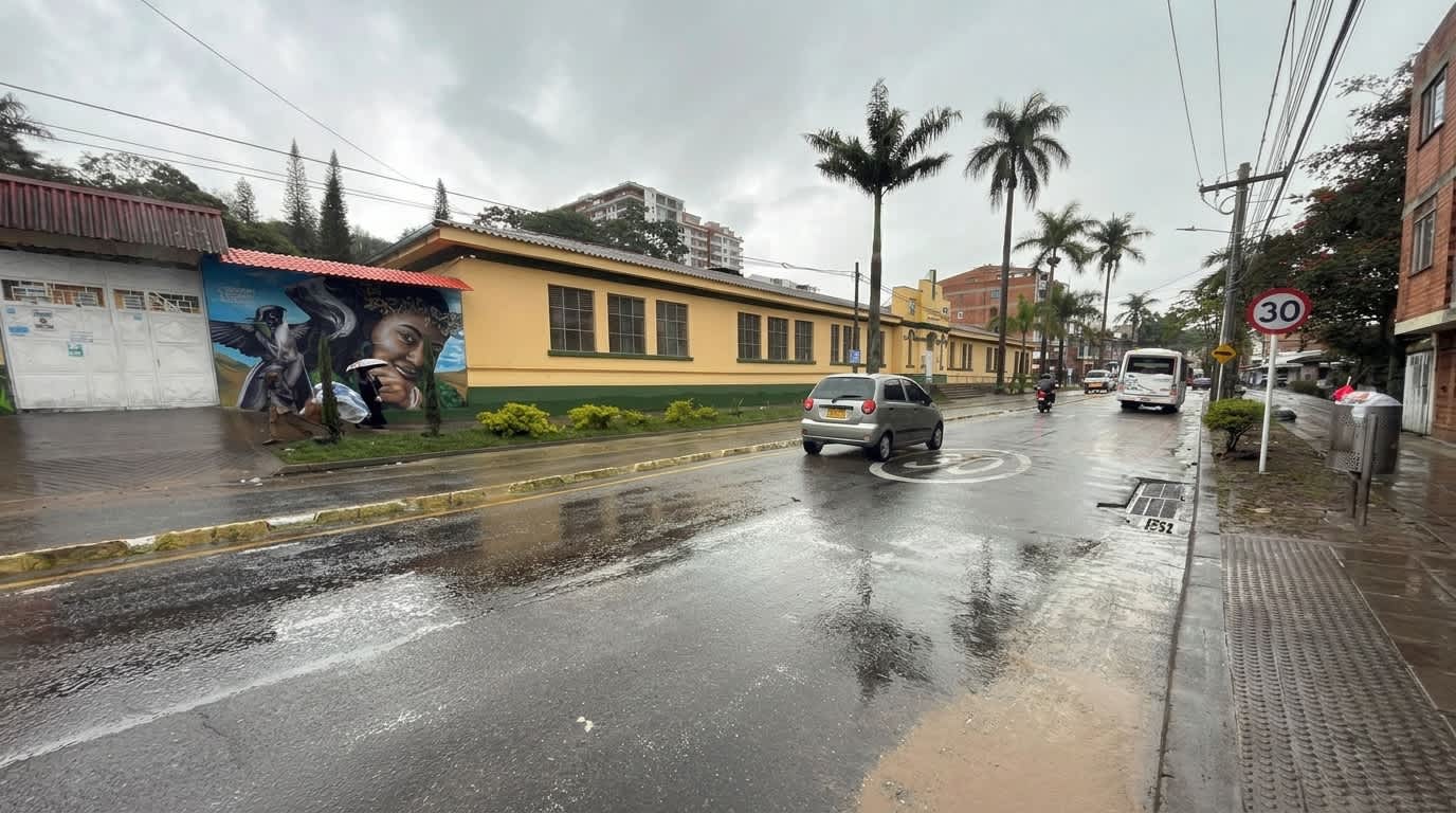 Imagen de Fuerte aguacero colapsa alcantarillado en Fusagasugá pero evita desbordamientos de quebradas