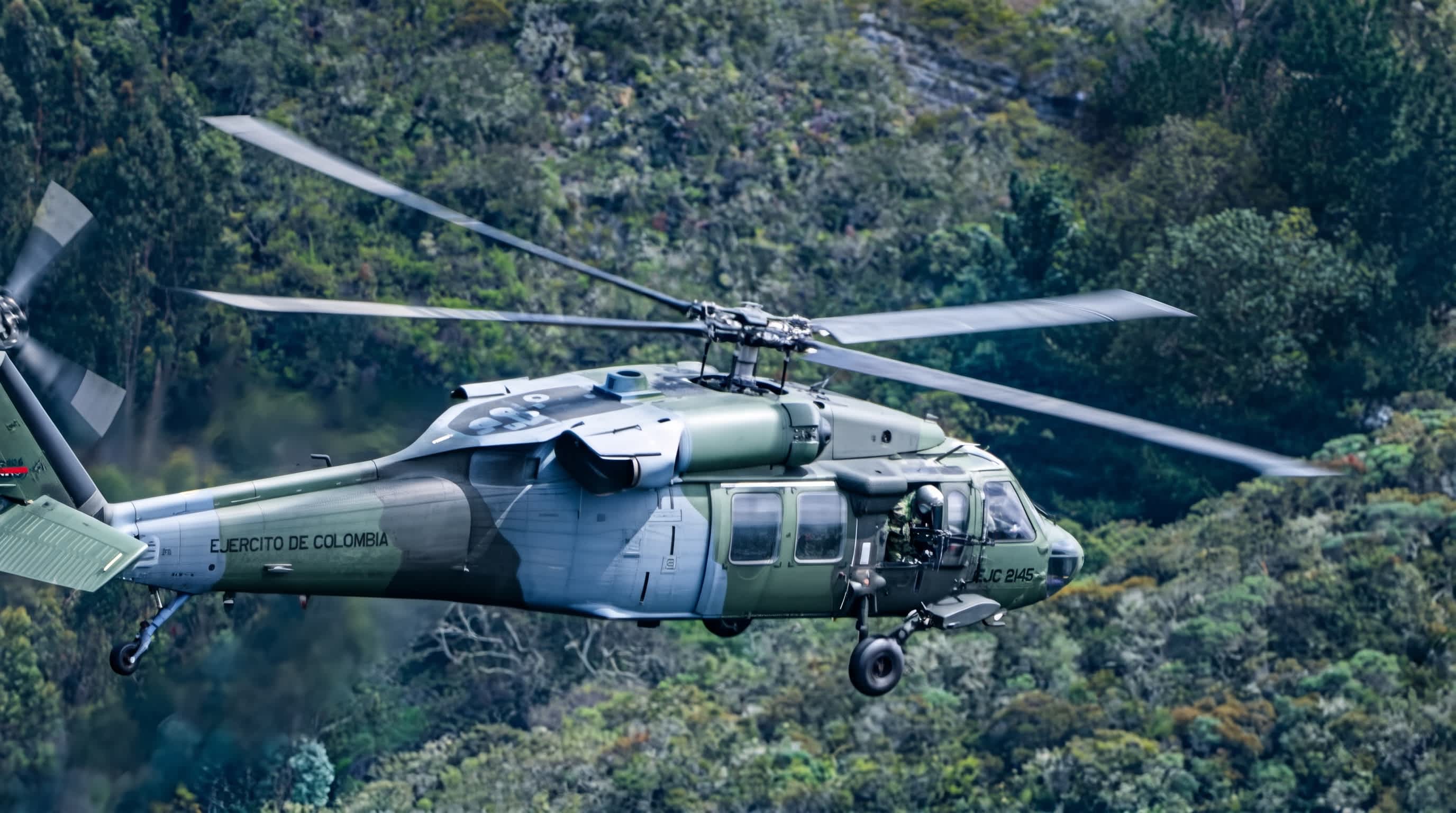 Imagen de Fuerzas Militares ejecutan sexto bombardeo ordenado por el presidente contra disidencias