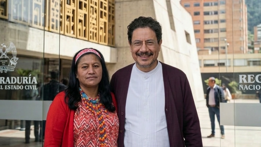Imagen de Iván Cepeda inscribe su candidatura presidencial en la Registraduría acompañado de Aida Quilcué