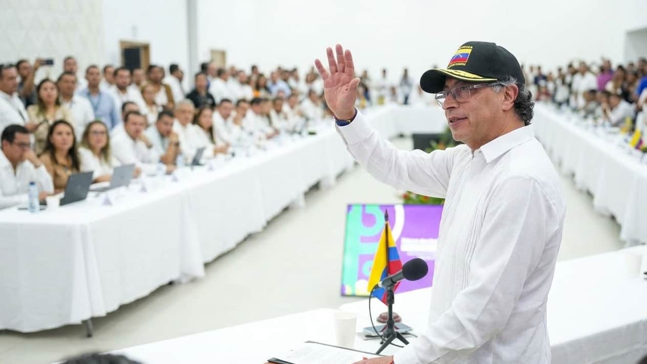 Imagen de Petro alcanza 51.8% de favorabilidad según encuesta del CNC y agradece respaldo