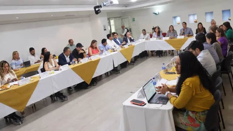 Imagen de Gremios y congresistas de Santander piden apoyo al MinTransporte para obras viales