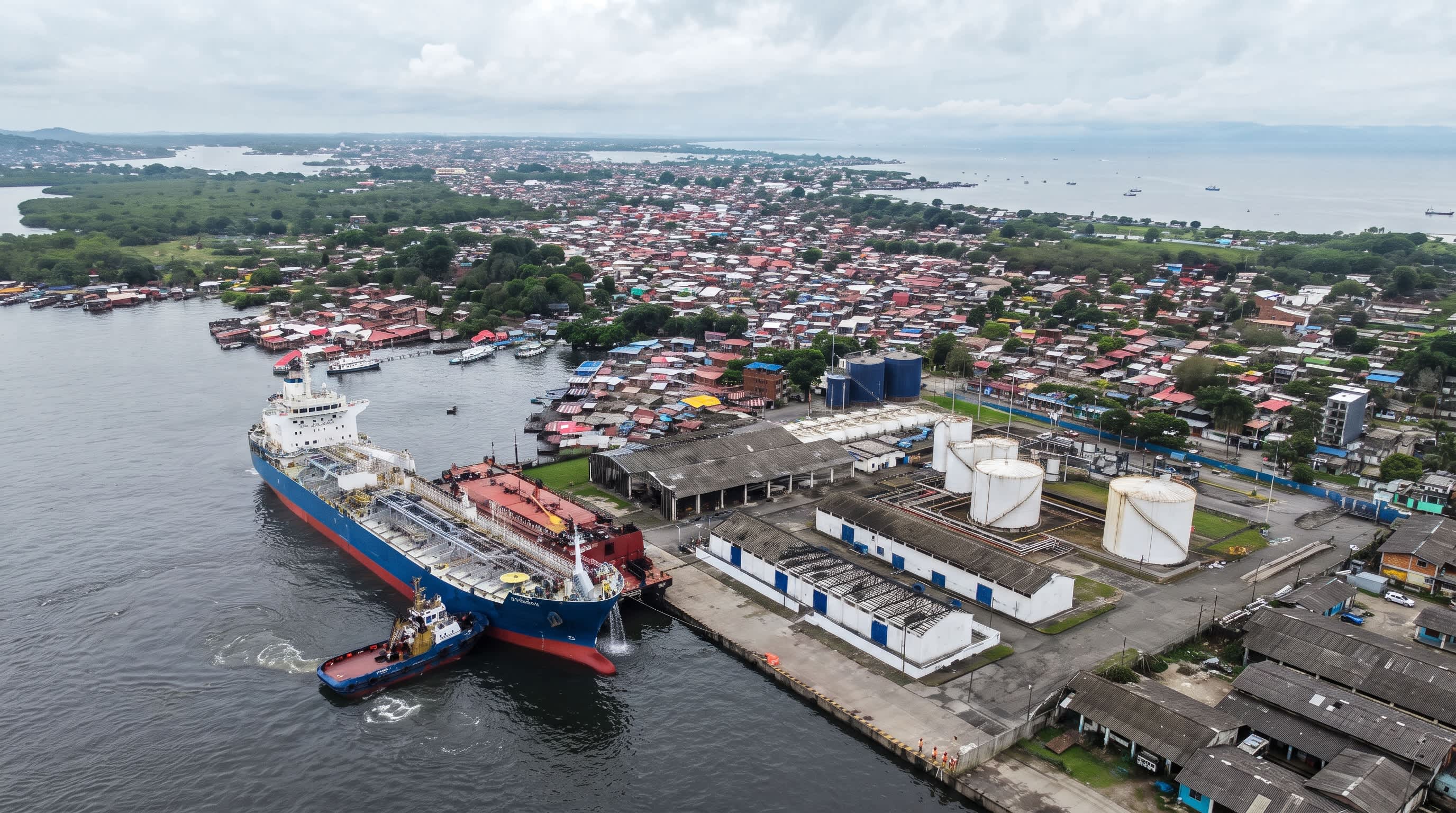 Imagen de Tumaco duplica la llegada de buques de combustible para abastecer a Nariño
