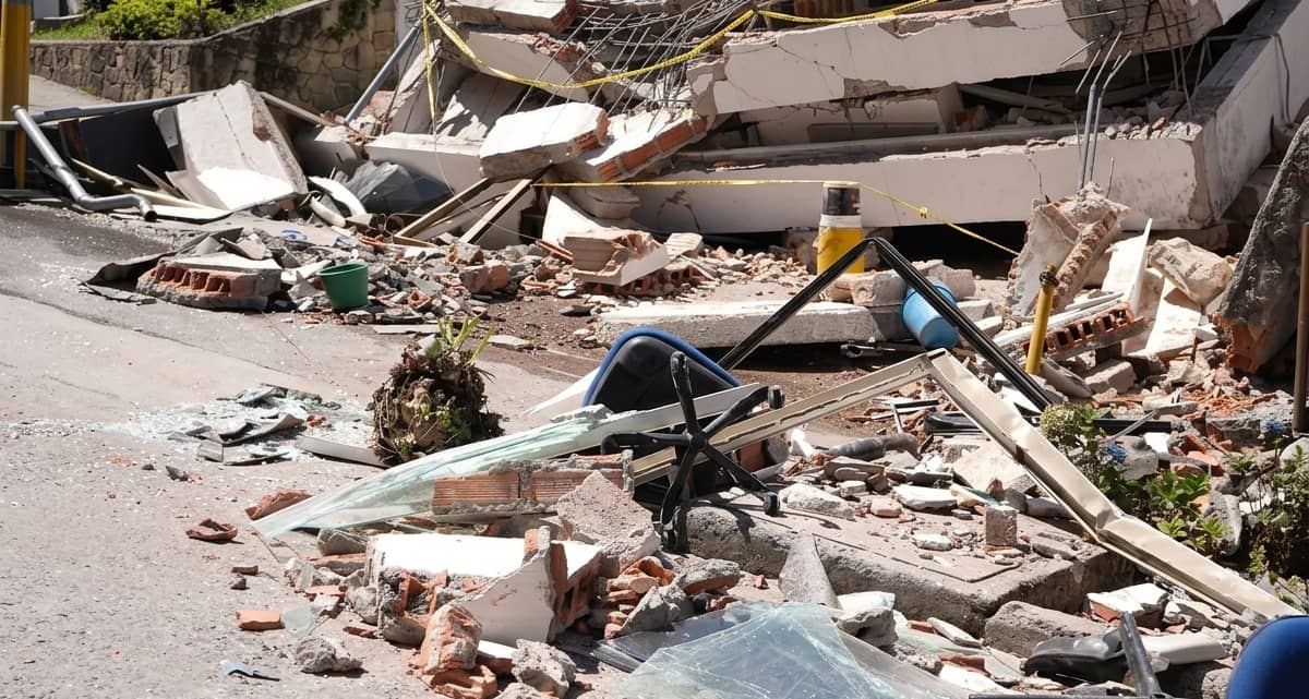 Imagen de Terremoto de 7,4 en Colombia ya deja 132 muertos y más de 570 heridos en todo el país