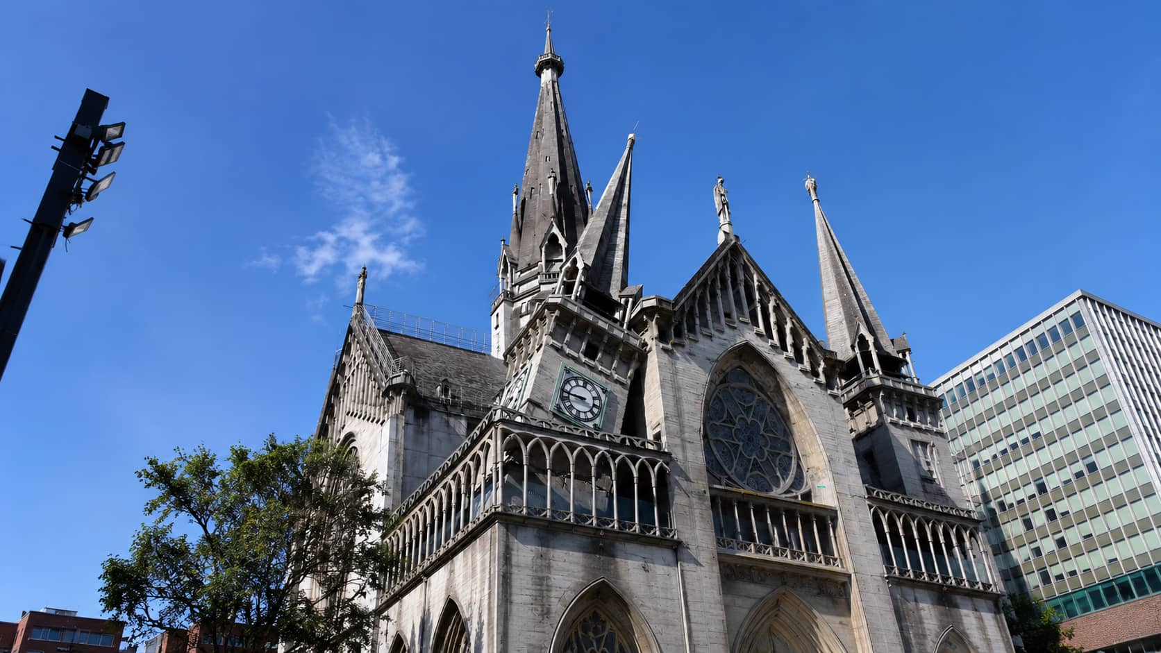Imagen de Catedral de Manizales renacerá tras el terremoto: empresa dona el 100% del acero para su reparación