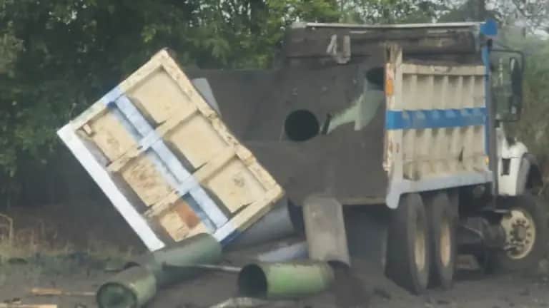 Imagen de Explosión de volqueta bomba cerca de base militar en Miranda, Cauca