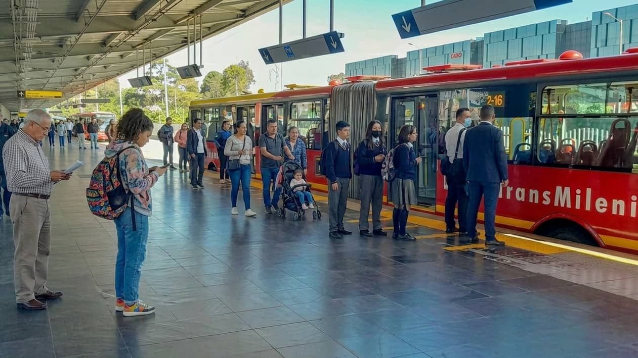 Imagen de Transmilenio reforzara 400 rutas y se anuncia el cierre de vías para segunda vuelta presidencial en Bogotá