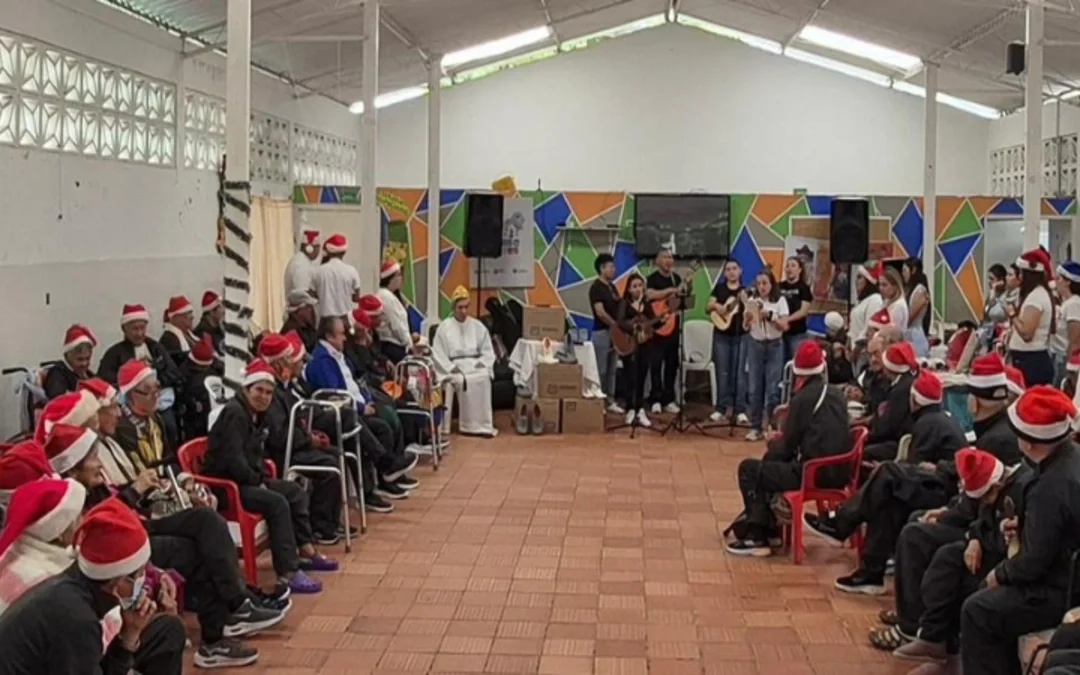 Compromiso social en Fusagasug�: La campa�a Dona tu tiempo ilumina la Navidad de los adultos mayores