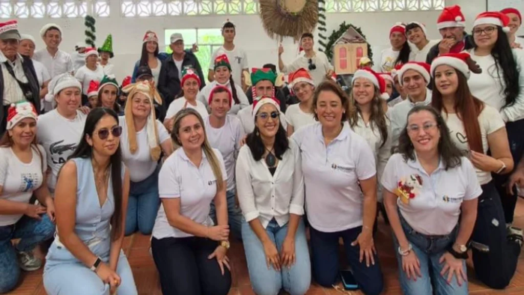 Compromiso social en Fusagasug�: La campa�a Dona tu tiempo ilumina la Navidad de los adultos mayores