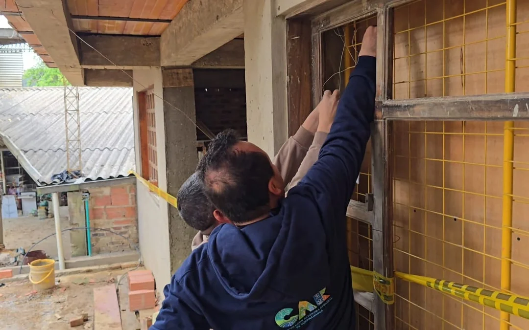 La CAR frena construcci�n ilegal en ronda h�drica de R�quira para proteger el agua