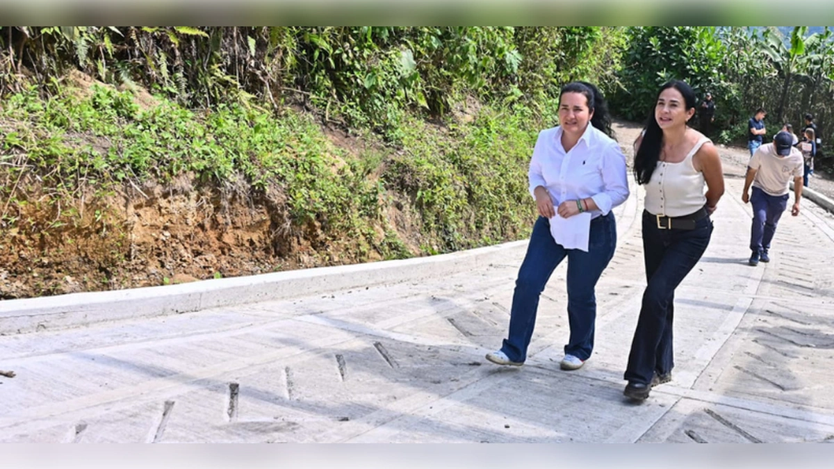 Sasaima a la vanguardia rural: Infraestructura de placa huella y transformaci�n de residuos en energ�a Sasaima a la vanguardia rural: Infraestructura de placa huella y transformaci�n de residuos en energ�a