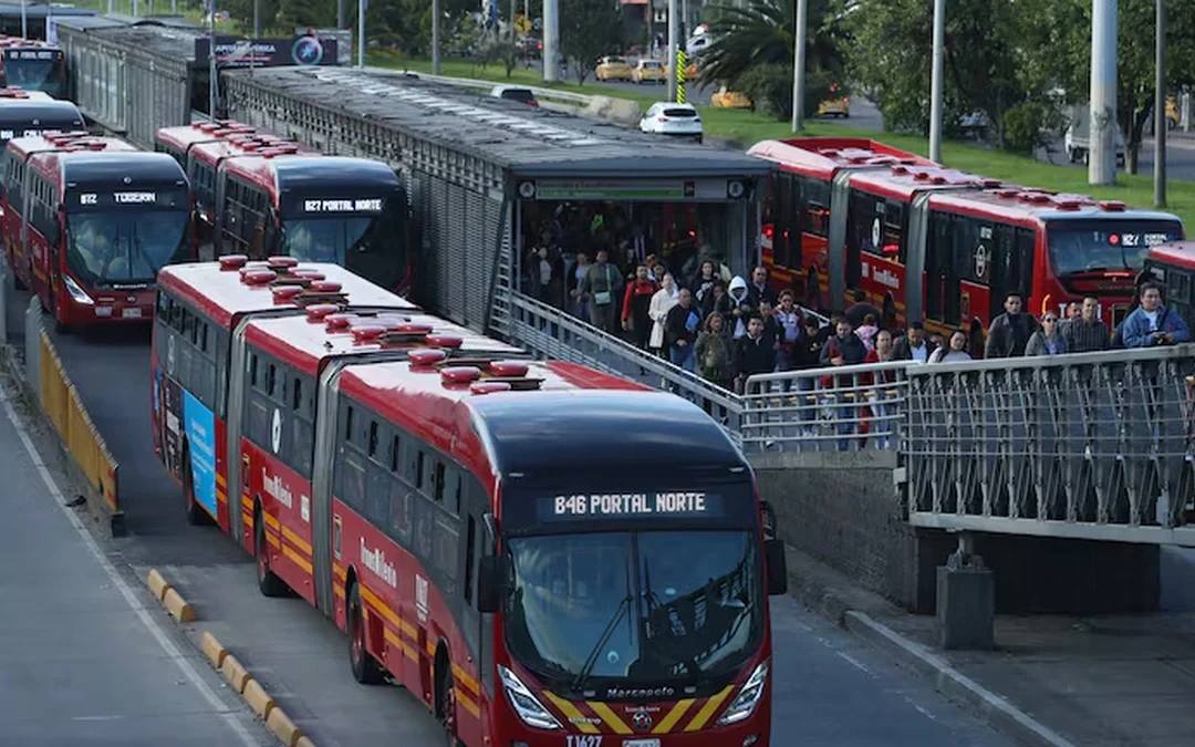 Pulso por el transporte en Bogot�: TransMilenio sube a $3.550 impulsado por el salario m�nimo