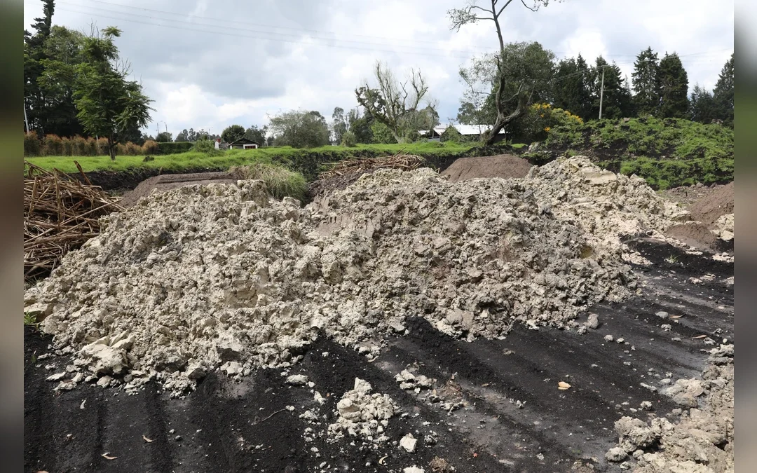 Operativo de la CAR en Madrid: Suspensi�n total a minera por graves fallas ambientales