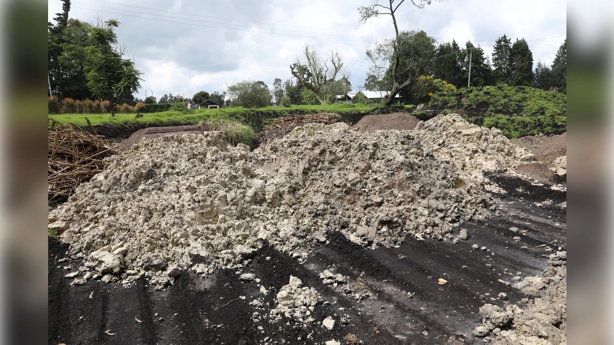 Operativo de la CAR en Madrid: Suspensi�n total a minera por graves fallas ambientales